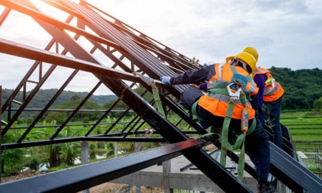 Faites entretenir la toiture de vos locaux professionnels